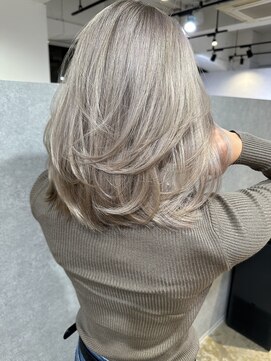 メリー オオサカ(Merly Osaka) 色落ちも黄色み出にくいホワイトカラー_white ash beige_