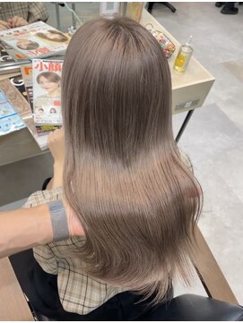 エレン 新百合ヶ丘店(ELEN) ケアブリーチでツヤのあるハイトーンミルクティー