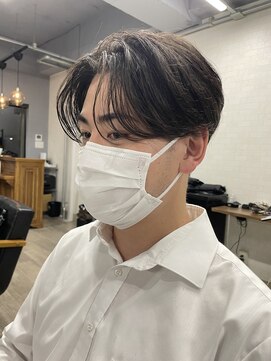 ダーツ(darts) darts_Ukyo/こぼれる前髪の色気！センターパートで大人の魅力を