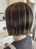 カムジーヘッド(COMEGHEAD)&nbsp;ダブルカラーショートボブインナーカラーハイライトケアブリーチ