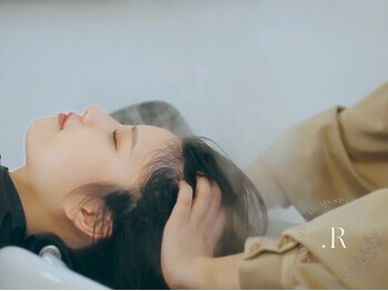 ドットアール(.R)の写真/【頭浸浴導入】完全個室×マンツーマンで叶う贅沢時間。周りを気にせずに寛げるサロンタイムを◇