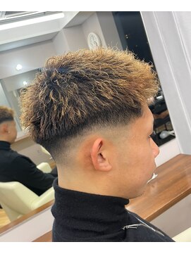 アレス バイ シカ 神戸三宮元町店(ALLES by Cica) フェードジェットモヒカン