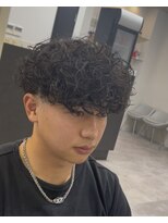 イーラ アメ村店(era)&nbsp;スペインカール　ツイストスパイラル眉カットメンズパーマ