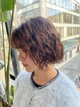 ビハインドザカーテン(BEHIND THE CURTAIN) フェイスレイヤーボブ×フラッフィパーマ