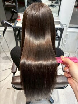 ザシェノンウメダ(THA CHAINON UMEDA) イメチェン/ピンクベージュ/アンブレラカラー/前髪/心斎橋