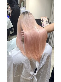 ブルーバイブレーション BlueVibrationの写真/【縮毛矯正/髪質改善】クセ/ウネりを改善♪負担を抑え、ツヤやかでハリのある髪に!!ブリーチ髪にも対応◎