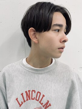 フィフス(fifth) ◇トランクスヘア センターパート かき上げヘア ◇