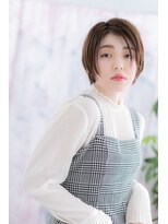 クールに仕上げた大人シアーカラーナチュラルミニボブb
