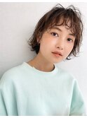 ふわくしゅっとした質感のショートボブ