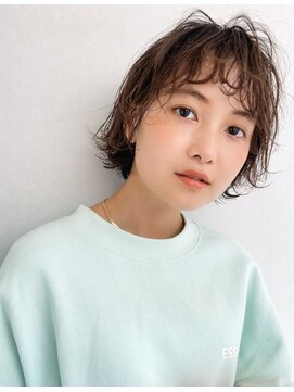 キー(kii) ふわくしゅっとした質感のショートカットボブ