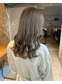 透明感ベージュ
