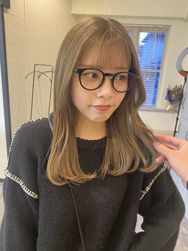 カラン(caran) 垢抜けハイトーン×シースルーバング×ミントアッシュ