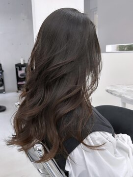 ヒン(HIN) レイヤードカット