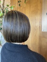 ソル(SOL by INFINI)&nbsp;切りっぱなしボブ×ハイライトオリーブベージュ