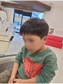子供カット(長めな刈り上げショートスタイル)