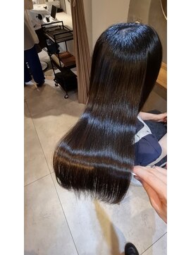 ジーナ 銀座中央通り(Zina) 髪質改善専門美容師がつくる美髪縮毛矯正