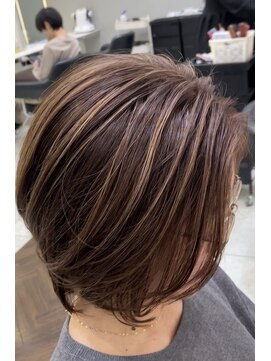 クレア 座間(CREA ZAMA) 白髪ぼかしハイライトカラー