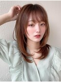 韓国風レイヤー/外ハネくびれ/ミディアムレイヤー/ぱっつん前髪