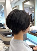 黒髪ショート