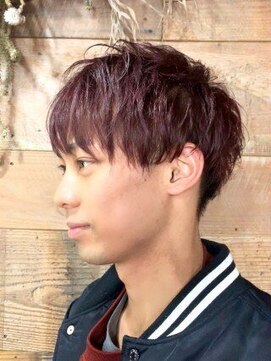 ヘアーデザイン ディードット ウル(D. ulu) ワインレッドでおしゃれなマッシュ／ブリーチ／メンズ