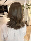 韓国ミディアムレイヤーカット赤みなしオリーブカラー