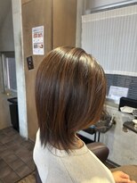 ニマルニーニー バイ ヤスオカ(2022 BY YASUOKA) 40代 レイヤースタイル 艶カラー