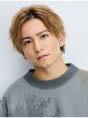 ラフに決まるセンターパート、おしゃれ大人ニュアンスパーマ