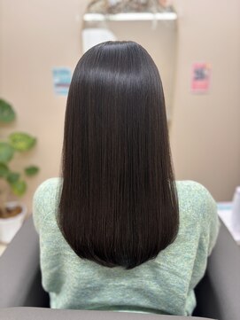 アンジュール コロレ(1//jour colore) 滑らかでまとまる艶感ロング