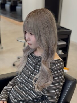 ラピステン 福岡天神 大名店(Lapis) ホワイトグレージュ/ブリーチ2回/エクステロング
