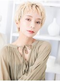 ハイトーンカラーピクシーカット金髪ベリーショート10代20代A25