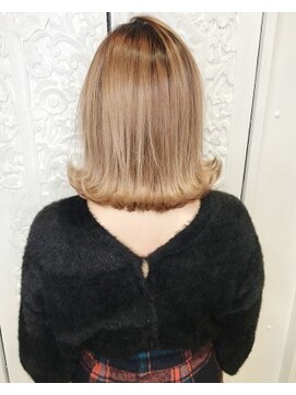 ミーティア バイ クアトロ(Meteor By QUATRO) 外はねボブ