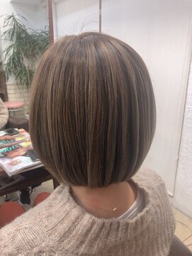 ラブリッシュ(LOVERICHE) シンプルボブにハイライトカラースタイリング　［延山styling］