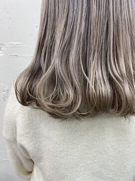 ノラ シンディ(NORA CYNDY) グレージュカラー☆