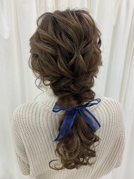 アリー(ALLIE´) 〇愛されルーズローポニー【BEAUTY SALON ALLIE´】