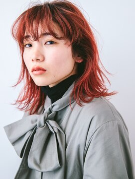 オト(Oto) オレンジカラーのミディアムウルフ