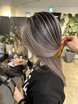 メリー オオサカ(Merly Osaka) コントラスト ホワイト バレイヤージュ_silky white ash_