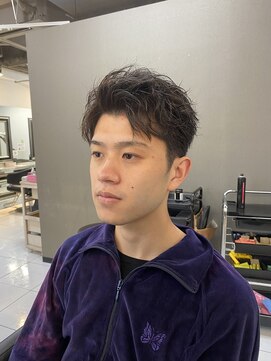 アイズ 東海大前(AIZU) メンズカットメンズカラー波巻きパーマツイストスパイラルパーマ