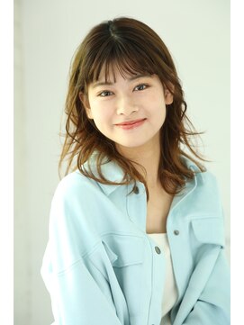 ガーランド (Garland) 大人ミディアム/レイヤーカット/水素カラー/ピンクベージュ/卵型