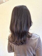 エルサフィロ キタハマ(el zafiro kitahama) 20×30×40代×くびれヘア×オリーブアッシュ×ミディアム