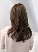 美髪グレーベージュニュアンスカラーレイヤーロング_ba487831