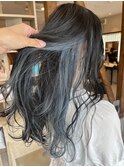 派手髪に負けないお洒落感インナーカラー×ブルー×アイスブルー