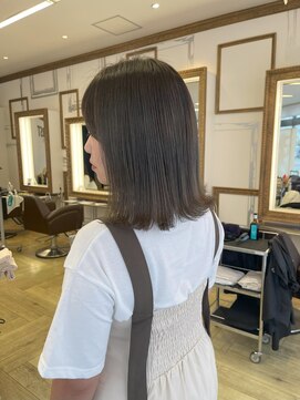 コワファースト 大分(COIFF1RST) 透明感抜群！切りっぱなしボブのベージュカラー