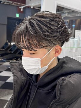 ルーストデラックス 京都河原町三条(ROOST dx) 黒髪フェザーショート