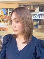 ユアナ(Yuana)&nbsp;上品シルエットの白髪ぼかしレイヤー