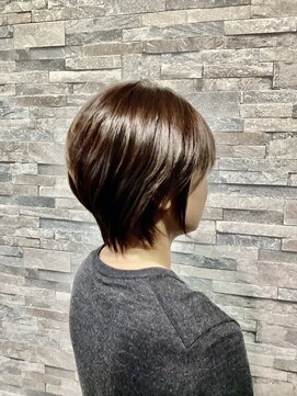 ヴィソップ(V.S.O.P) 【白髪ぼかし】カッコよく魅せる、大人女性のショートボブ