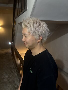 マーシー(MAAAAAC) White スパイキーショート【Jr.colorlist/NEMO】