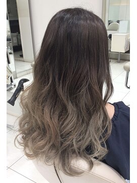 ケンジ 平塚 アネッタ(KENJE annetta) ロングラデ★外国人風ホワイティグレー