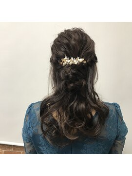 町上津役の美容室 ハーフアップ