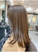 *オフィスでも浮きにくいオリーブグレージュ