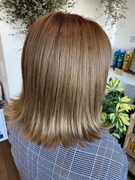 ヘアーサロン プアメリア(Puamelia) 小顔大人可愛い外ハネミルクティーミディ20代30代40代